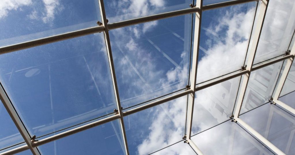 Quando Substituir Vidros Antigos em Uberaba: Confira 4 Dicas cobertura